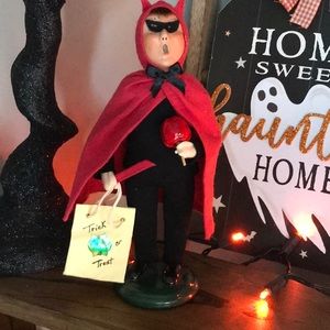 Byers Halloween Caroler Doll - New